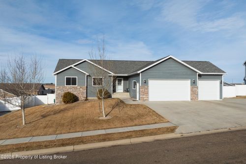 2617 Post Dr, Dickinson, ND, 58601-8585 | Card Image