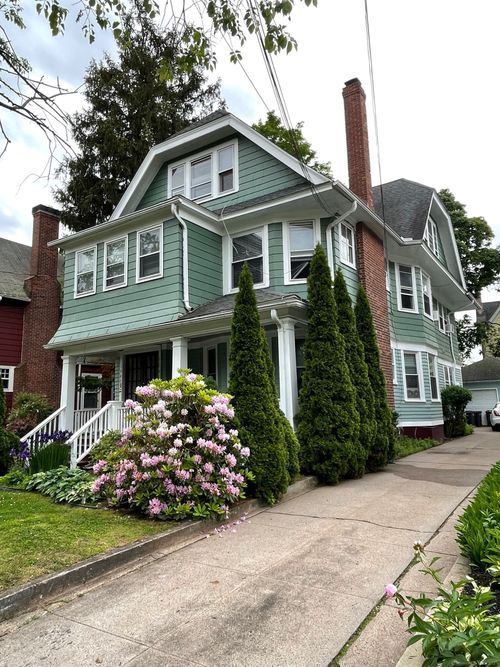 1940 Chapel St, New Haven, CT, 06515-2211 | Card Image