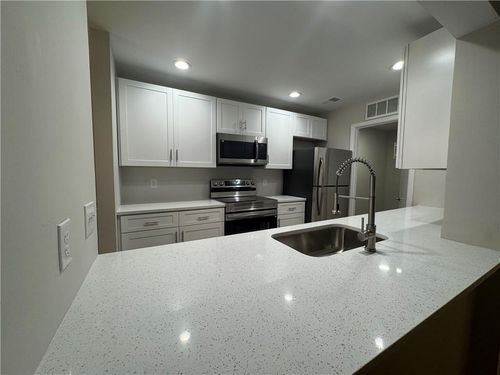 308 Warm Springs Cir, Roswell, GA, 30075-4967 | Card Image