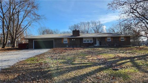 908 Harr Grove Rd, Peculiar, MO, 64078-9559 | Card Image