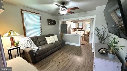 89 Wise Ave, DUNDALK, MD, 21222-4842 | Card Image