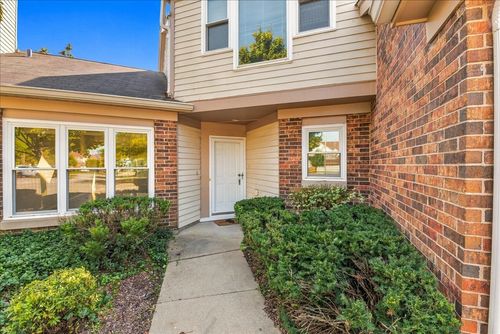 23 Willow Pkwy, Buffalo Grove, IL, 60089-6609 | Card Image