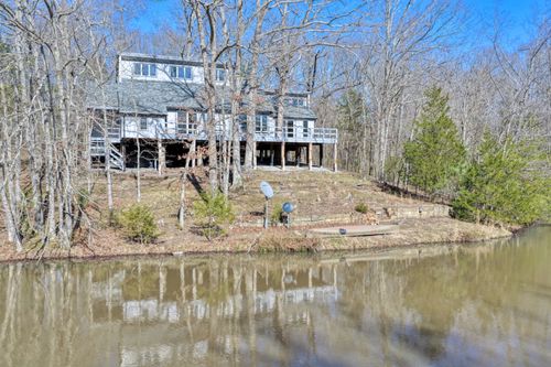 207 Kennedy Rd, Carbondale, IL, 62903-7388 | Card Image