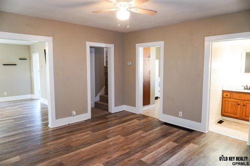 488 N 4th St, Tecumseh, NE, 68450-2323 | Card Image