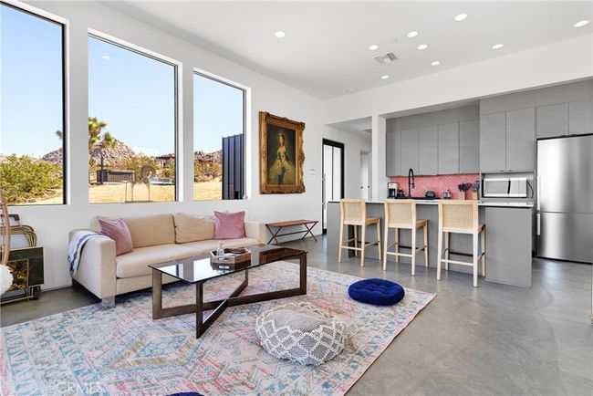Living Room to Kitchen | Image 14