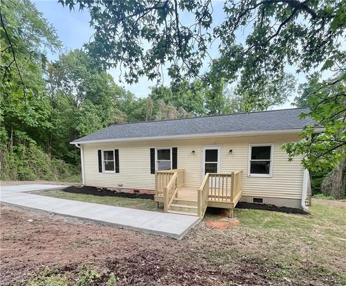 6524 Creek Run Rd, Walkertown, NC, 27051-9763 | Card Image