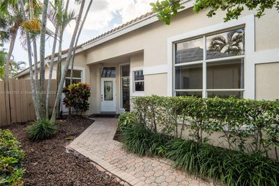 6670 Nw 27th Avenue, House other with 3 bedrooms, 2 bathrooms and null parking in Boca Raton FL | Image 3