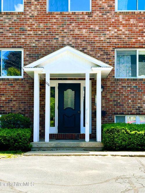 3-106 E Housatonic St, Pittsfield, MA, 01201-6668 | Card Image