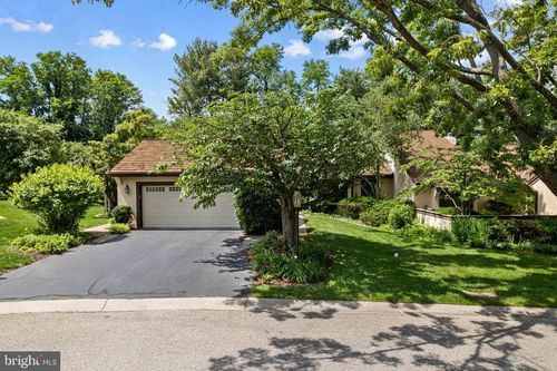 6 Steeplechase Ln, BLUE BELL, PA, 19422-2460 | Card Image
