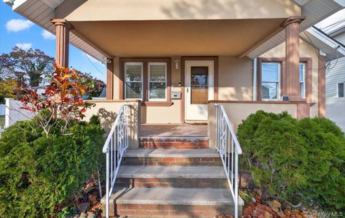 132 S Terrace Place, Hempstead, NY, 11580 | Card Image