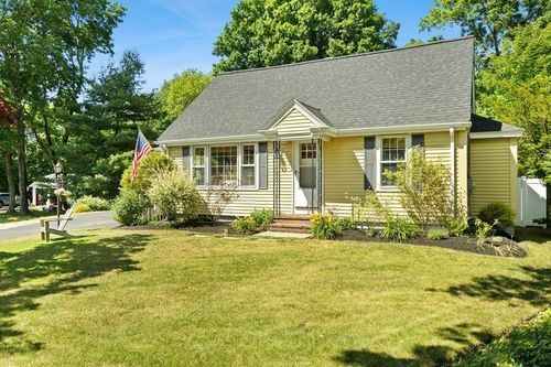 66 Center St, Raynham, MA, 02767-1719 | Card Image