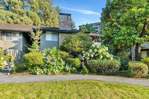 208-235 Keith Rd, West Vancouver, BC, V7T1L5 | Card Image
