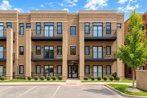 102-8467 Grand Ave, River Grove, IL, 60171-1494 | Card Image