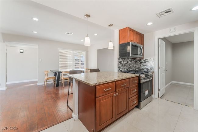 1909 E Oakey Blvd, House other with 3 bedrooms, 2 bathrooms and 4 parking in Las Vegas NV | Image 11