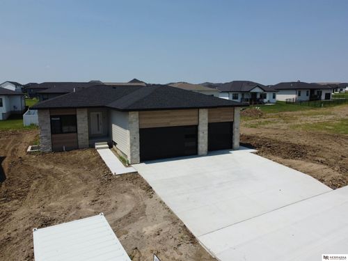 9515 S 81st St, Lincoln, NE, 68516 | Card Image