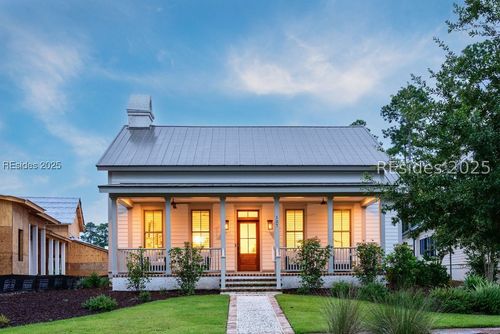 127 Hunting Lodge Rd, Bluffton, SC, 29910-8377 | Card Image