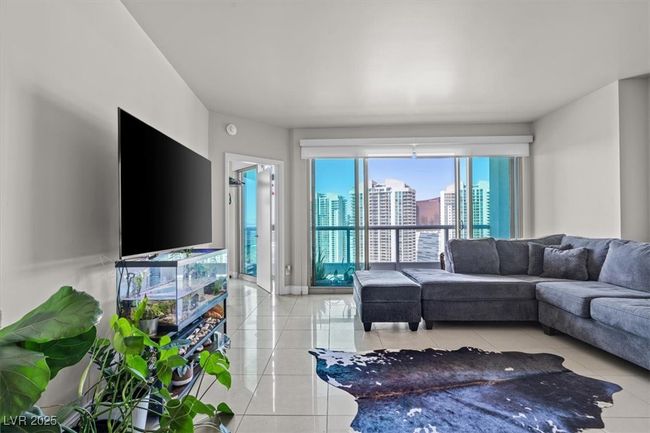 UNIT-3005 - 222 Karen Ave, Home with 1 bedrooms, 2 bathrooms and 1 parking in Las Vegas NV | Image 18