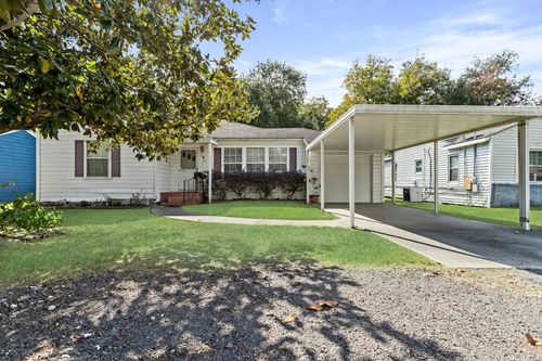 319 N 24th St, Nederland, TX, 77627-5921 | Card Image