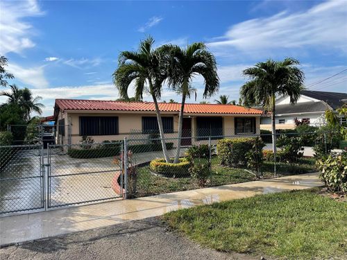 1-4900 Sw 103rd Pl, Miami, FL, 33165-6242 | Card Image