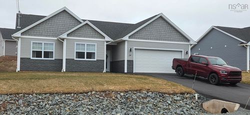 43 Ridge Ave, Stewiacke, NS, B0N2J0 | Card Image