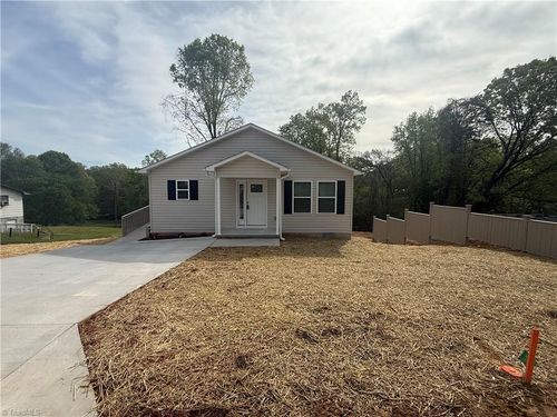 909 Eleanor Dr, Lexington, NC, 27295-1715 | Card Image