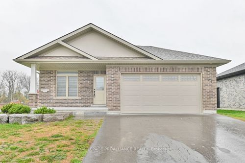 24 Aberdeen St, Stirling, ON, K0K3E0 | Card Image