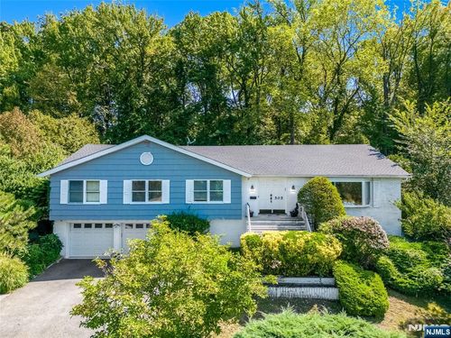 505 Adele Ct, Englewood, NJ, 07631-4726 | Card Image