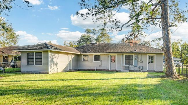 131 Laurel St, House other with 4 bedrooms, 1 bathrooms and 1 parking in Lake Jackson TX | Image 39