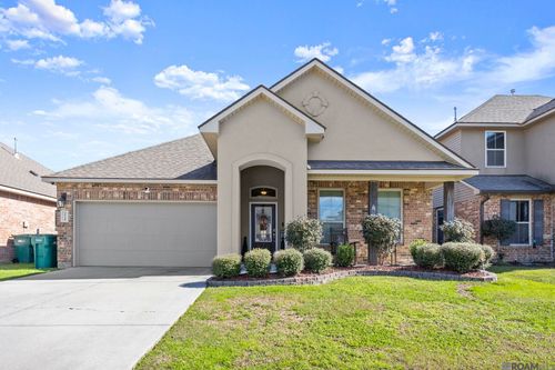 21326 Hayfield Dr, Zachary, LA, 70791-7022 | Card Image