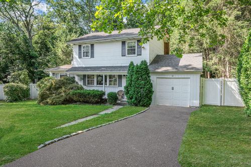 11 Arden Ct, Huntingtn Sta, NY, 11747-1126 | Card Image