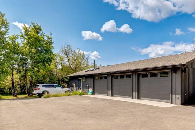 11 Grove Lane, House other with 5 bedrooms, 3 bathrooms and 8 parking in Rocky View County AB | Image 34