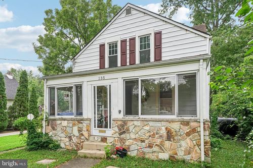 135 Keystone Ave, MORRISVILLE, PA, 19067-2320 | Card Image