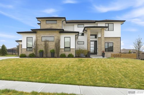 12357 Cooper St, Papillion, NE, 68046-5668 | Card Image