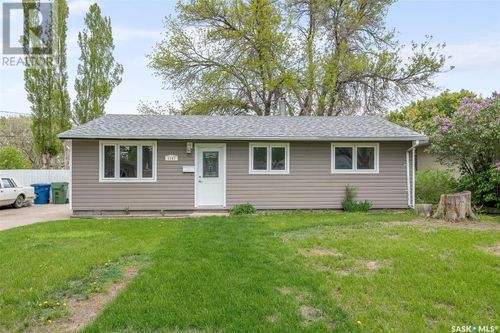 1147 Duffield Cres, Moose Jaw, SK, S6H5M5 | Card Image