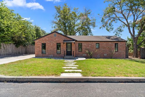 109 S Bowie, Fredericksburg, TX, 78624 | Card Image