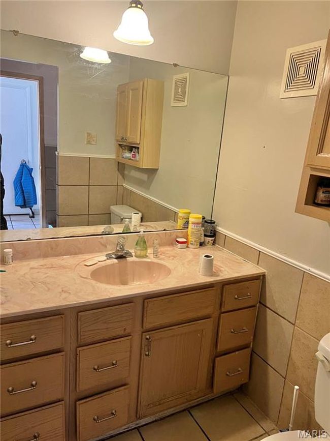 7262 Hazelcrest Dr, Townhouse with 4 bedrooms, 2 bathrooms and null parking in Hazelwood MO | Image 4