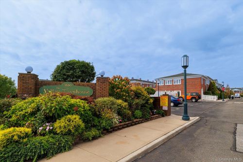 apt-70-3530 Long Beach Rd, Oceanside, NY, 11572-5725 | Card Image