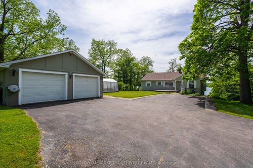 803 St Clair Pky, Saint Clair, ON, N0N1G0 | Card Image