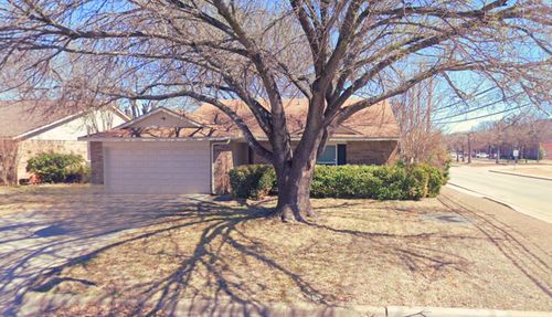 1901 Bosque Ln, Arlington, TX, 76006-6619 | Card Image