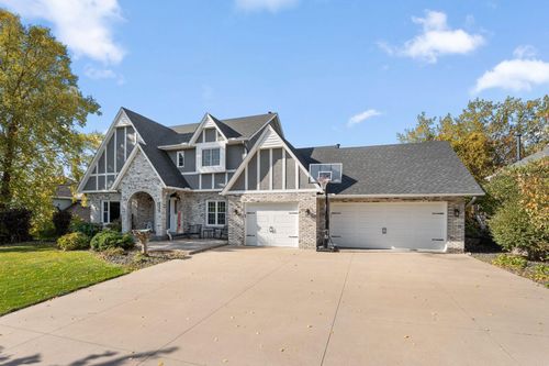 2987 Frank St, Maplewood, MN, 55109-1092 | Card Image