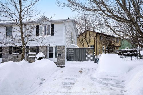 6 Woodstone Cres, Kingston, ON, K7M6K9 | Card Image