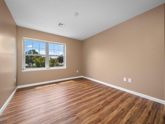 UNIT-104 - 301 N Lake St, Condo with 2 bedrooms, 2 bathrooms and null parking in Cadillac MI | Image 9