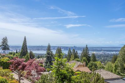 4288 St. Pauls Ave, House other with 4 bedrooms, 4 bathrooms and 4 parking in North Vancouver BC | Image 2