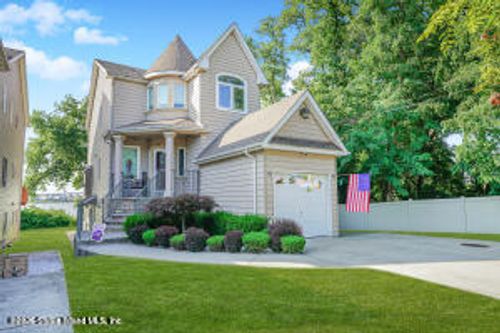 287 Ellis Street, Staten Island, NY, 10307 | Card Image