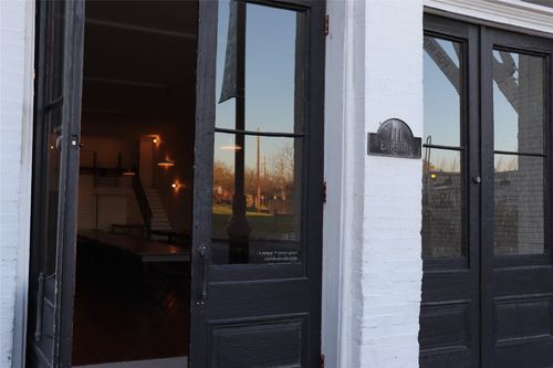 111 East St, Hutto, TX, 78634-4323 | Card Image