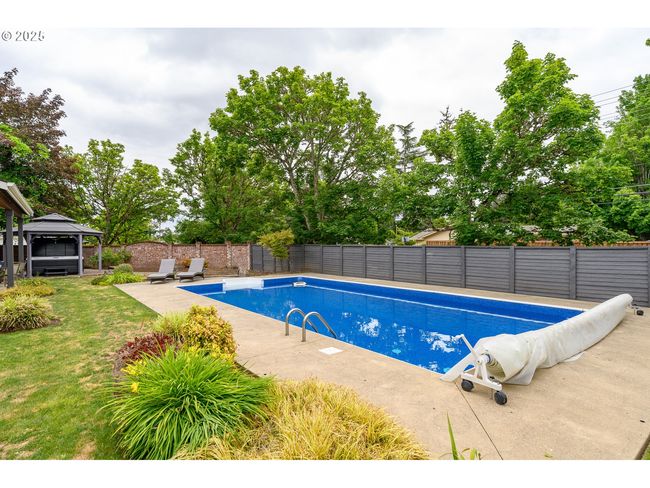2351 Nw Pinehurst Dr, House other with 5 bedrooms, 3 bathrooms and 3 parking in McMinnville OR | Image 38