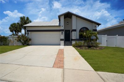 917 Shagos Drive, House other with 3 bedrooms, 2 bathrooms and null parking in Apollo Beach FL | Image 1