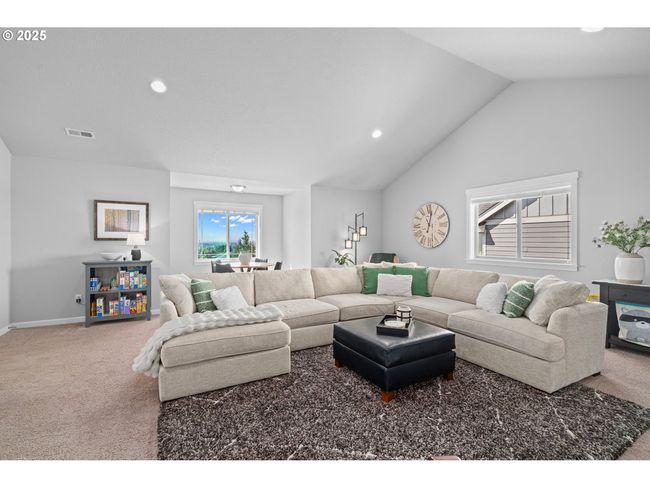 1010 Nw 1 St St, House other with 4 bedrooms, 3 bathrooms and 2 parking in Dundee OR | Image 34