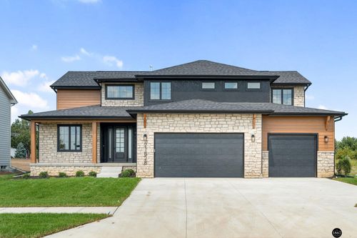 21828 Grover St, Elkhorn, NE, 68022 | Card Image