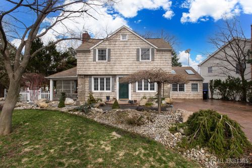 6 South Dr, East Brunswick, NJ, 08816-1132 | Card Image